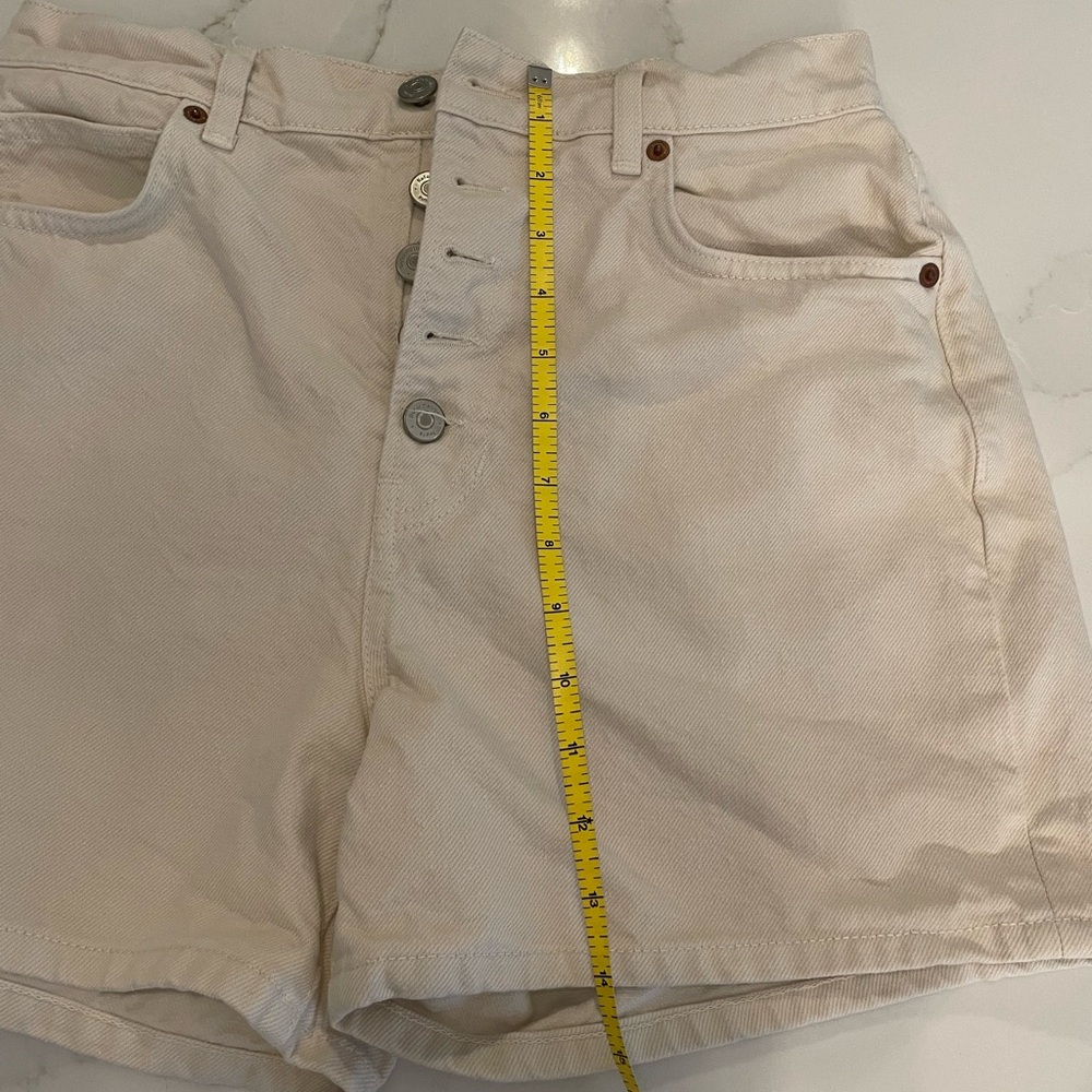 Reformation Cream High Rise button fly Jean shorts. Size 28 - Picture 7 of 7